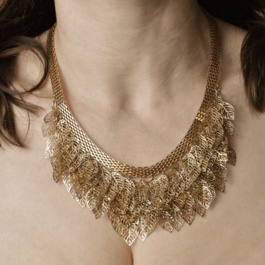 Metallcollier_mit_filigranen_Blaettern_Steuer_Modeschmuck